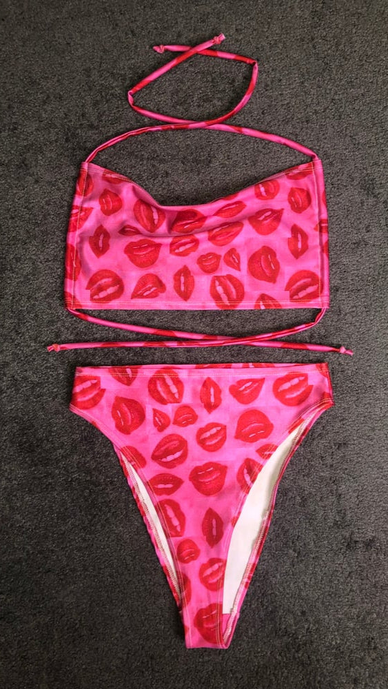 Premade Kiss On The Lips 90s High Leg Bottoms M