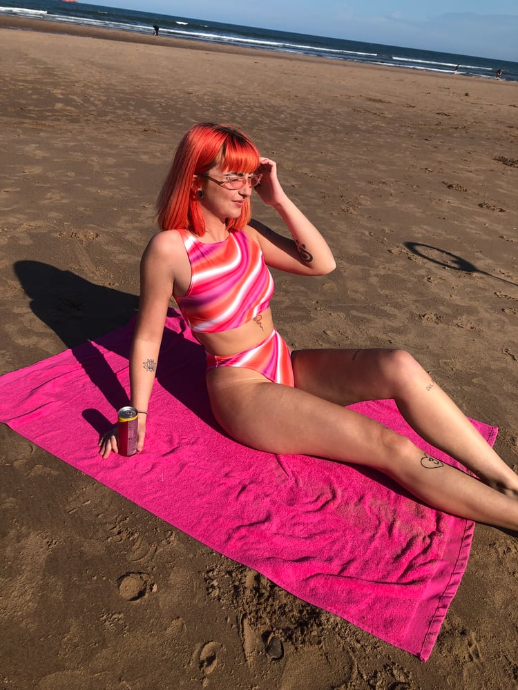 Sunrise 90s High Leg Bottoms