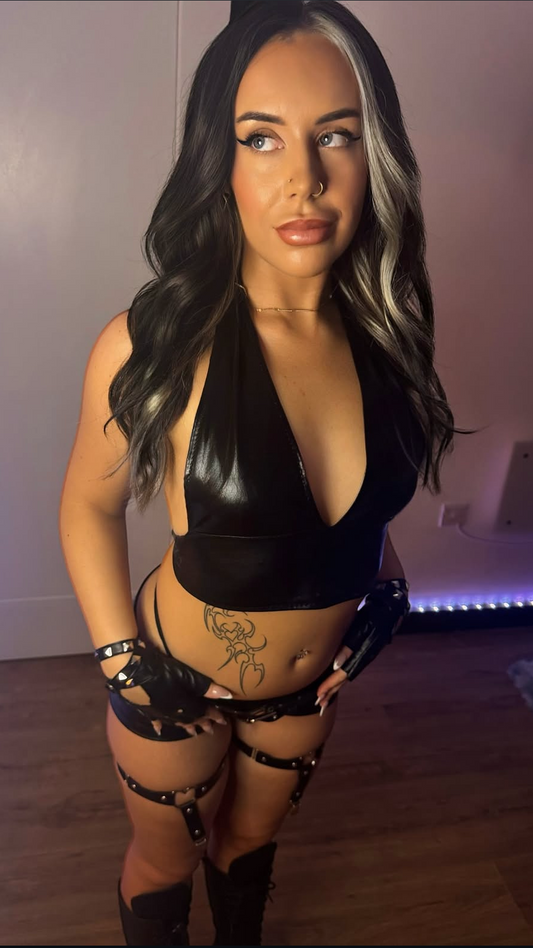 Slave 4 U Micro Shorts